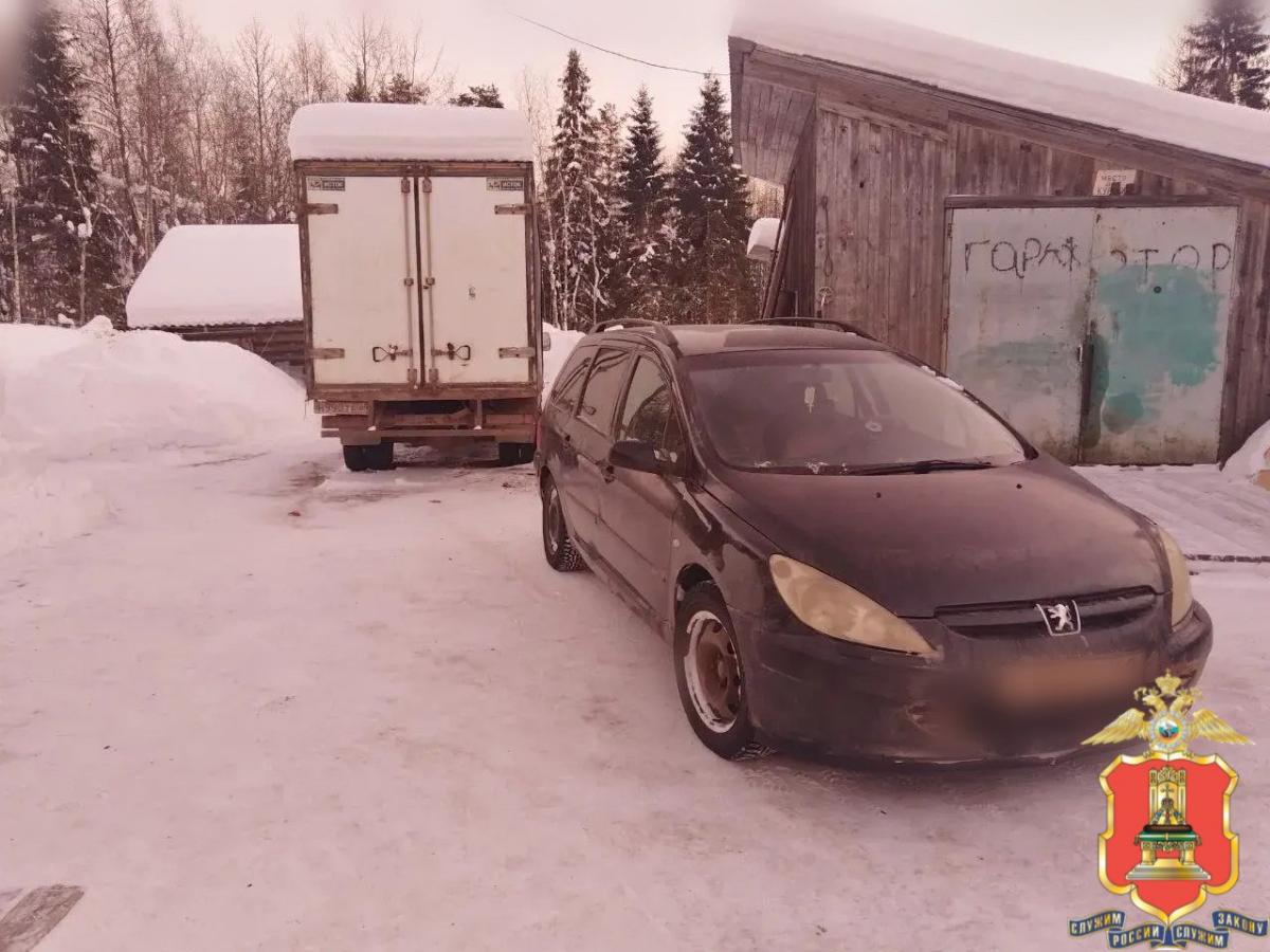 В Торопце сильно пьяный молодой человек без прав попал в ДТП на угнанной машине Фото: УМВД Тверской области