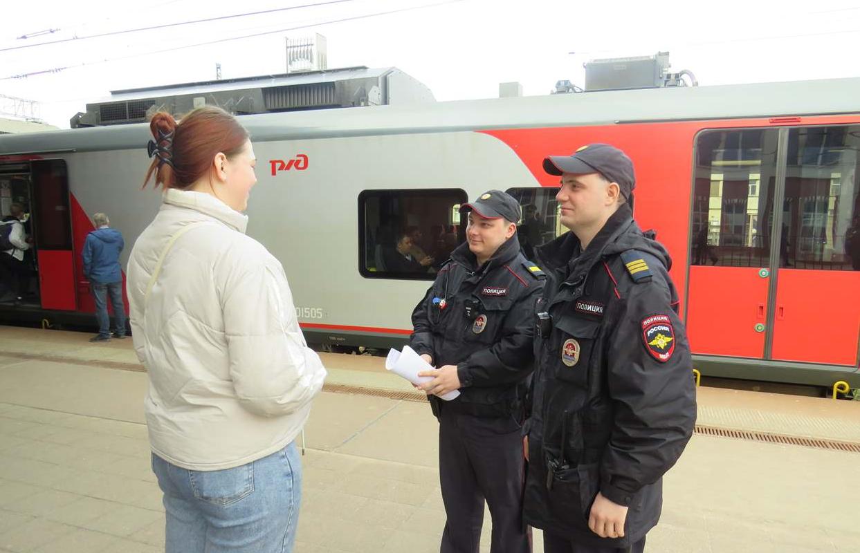 В Твери на железнодорожном вокзале проходит оперативно-профилактическое мероприятие «Твой выбор» Фото? транспортная полиция