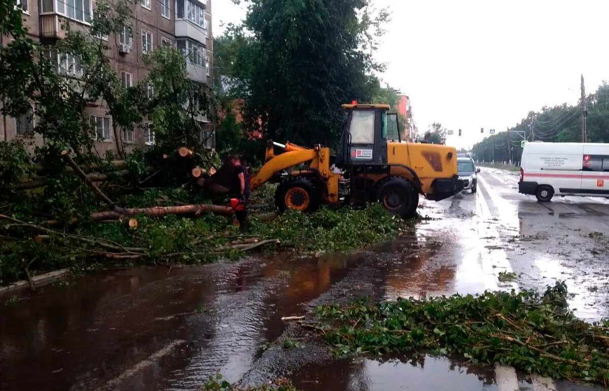 В Твери устраняют последствия ливня - новости Афанасий