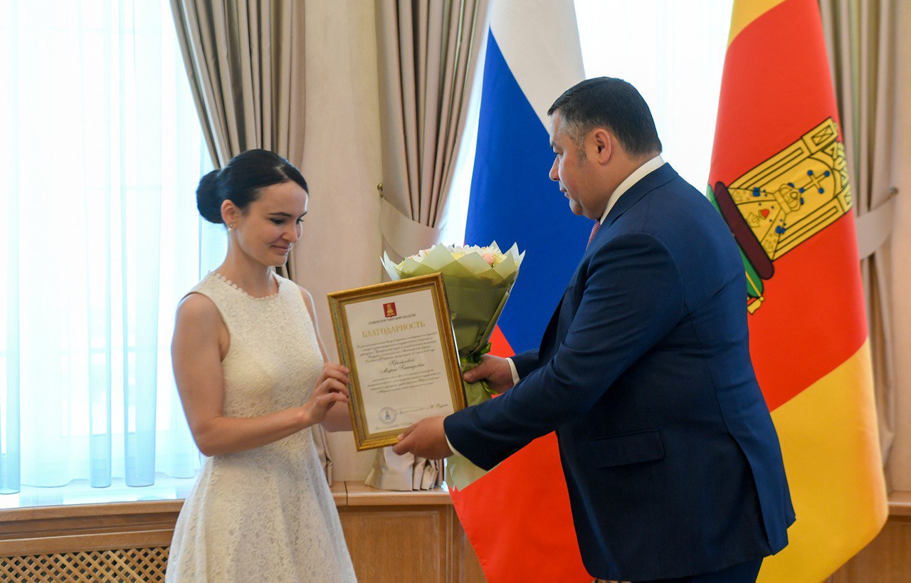 В Твери вручили награды врачам, спасавшим пострадавших на пожаре в НИИ Минобороны 