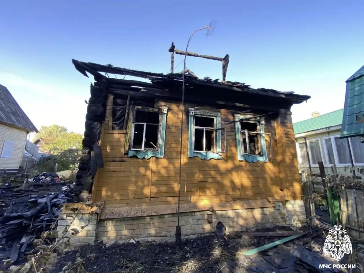В Конаково пожарные спасли жилые дома от огня Фото: МЧС Тверской области