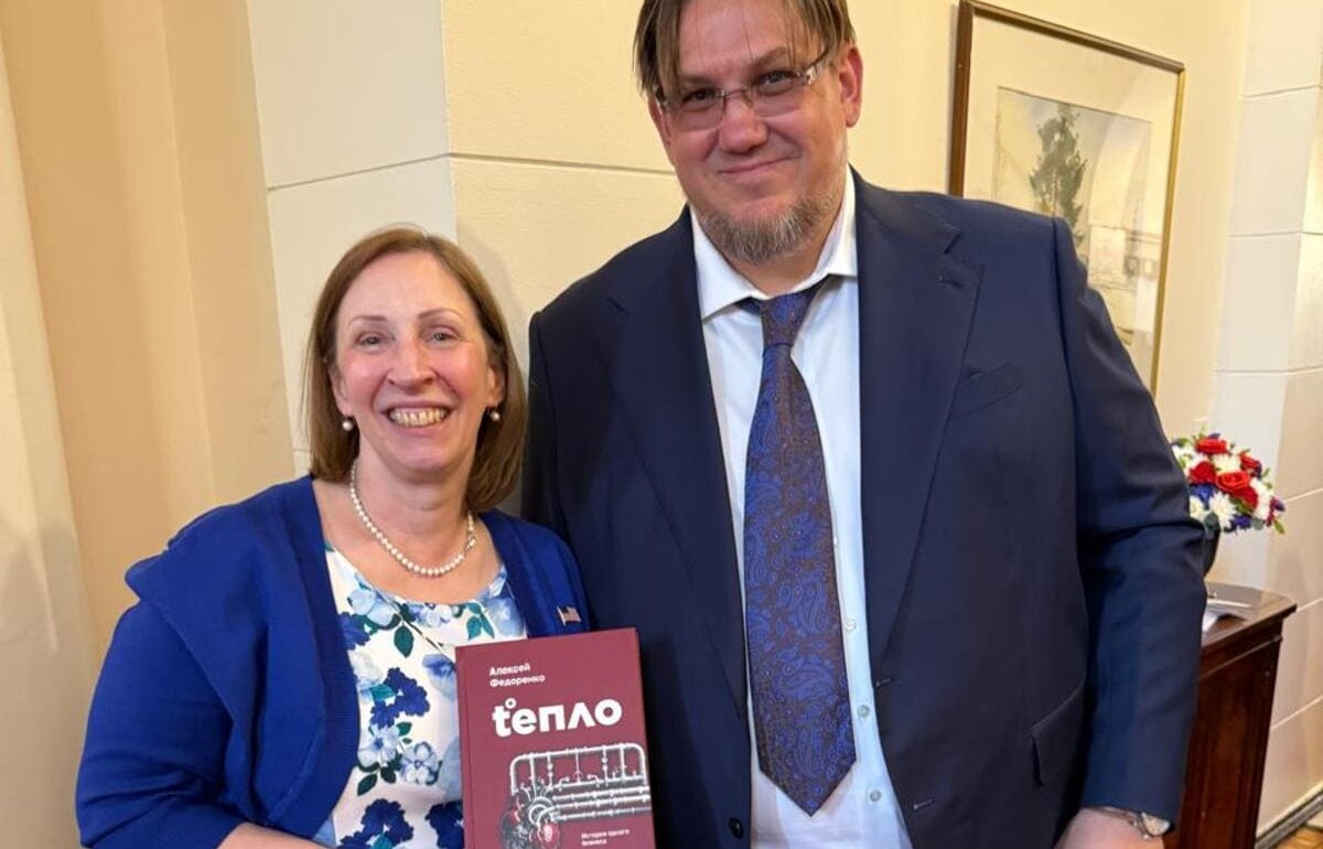 Вчера в Спасо-хаусе стало «Тепло» - новости Афанасий