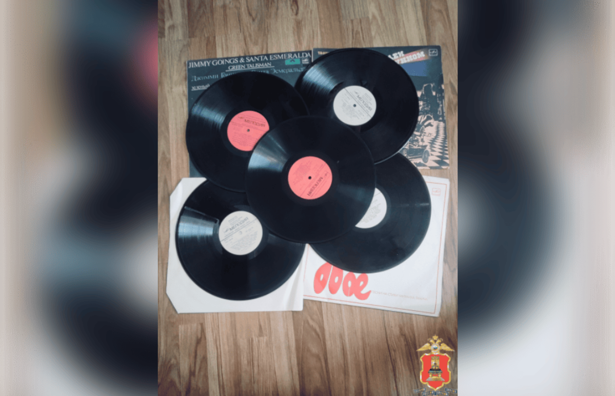 В Твери безработная женщина продавала вещи из арендуемой квартиры - новости Афанасий