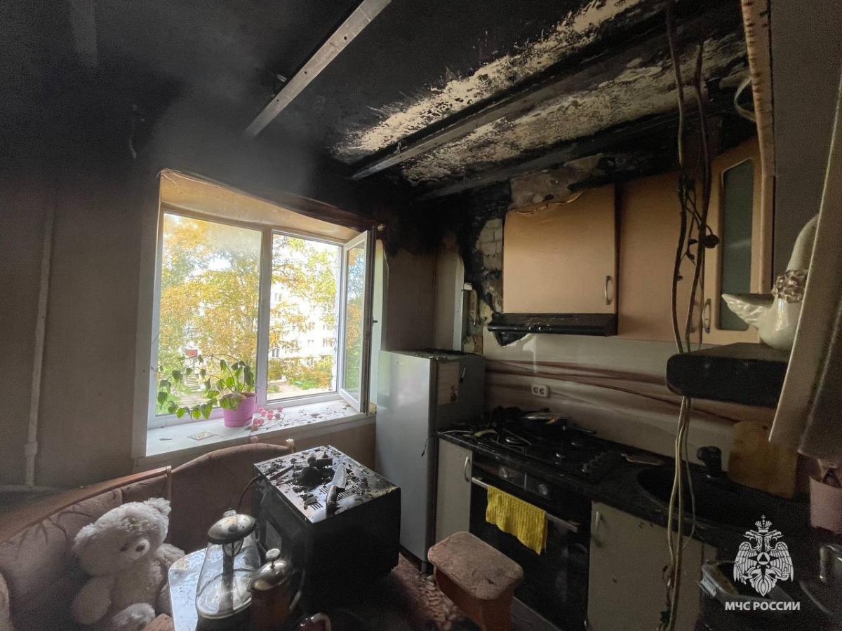 В Кимрах из-за неисправного электроприбора сгорела кухня в квартире Фото, видео: МЧС Тверской области
