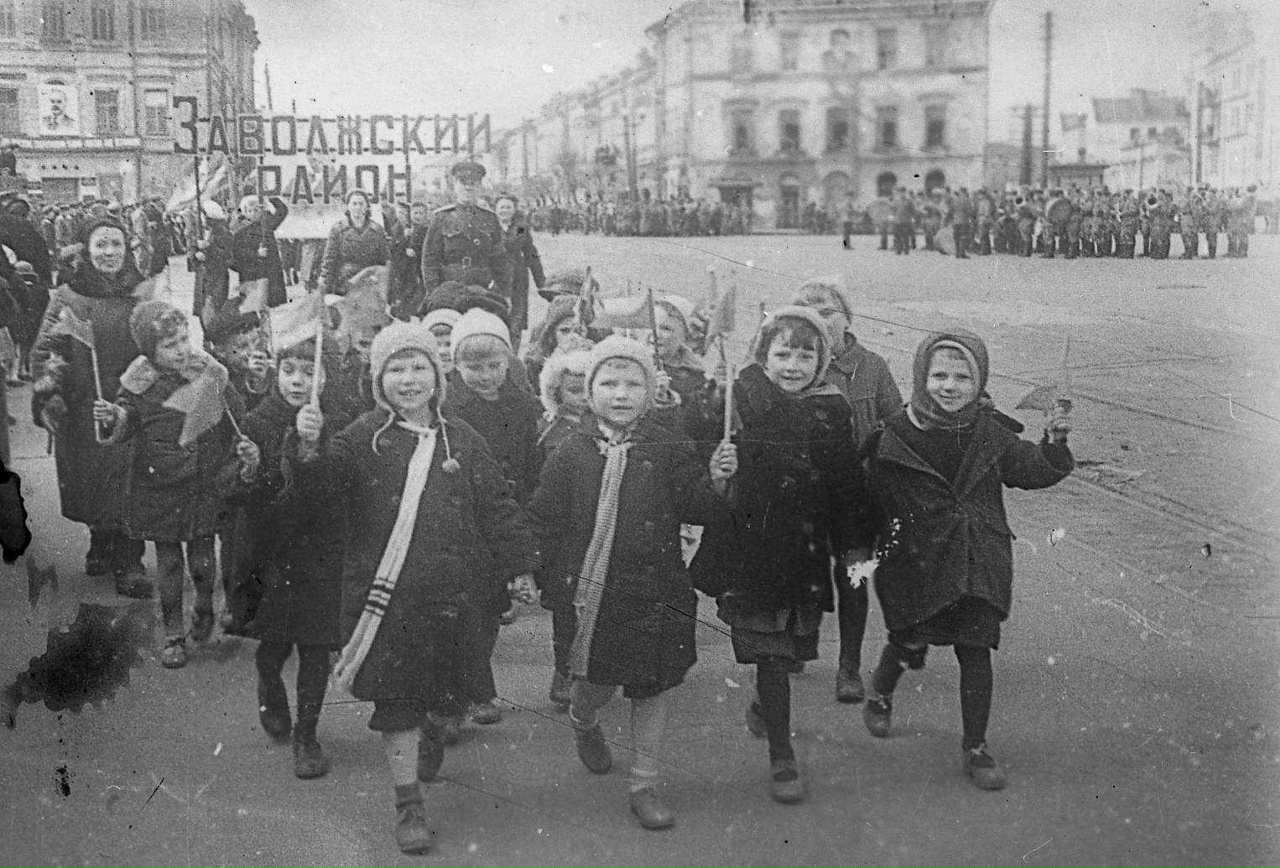 Первый День Победы. Как жители Тверской области праздновали 9 мая 1945 года Фото, документы: 
Главное управление по архивному делу Тверской области