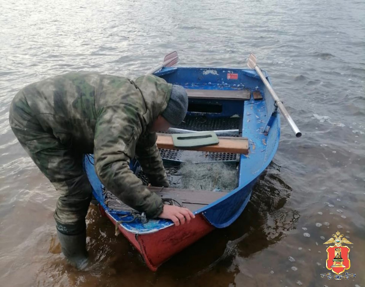 Под Осташковом в Тверской области полицейские поймали браконьеров Фото, видео: ГУ МЧС России по Тверской области