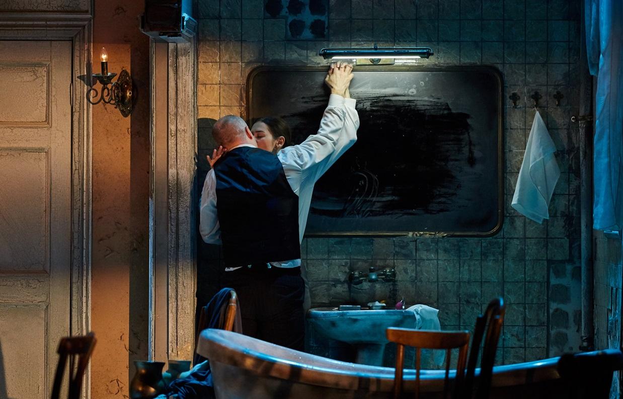 «Будто холодом потянуло в зале»: в ТЮЗе Твери состоялась премьера «Чайки» по версии британского режиссера Вероники Вигг  «Будто холодом потянуло в зале»: в ТЮЗе Твери состоялась премьера «Чайки» по версии британского режиссера Вероники Вигг