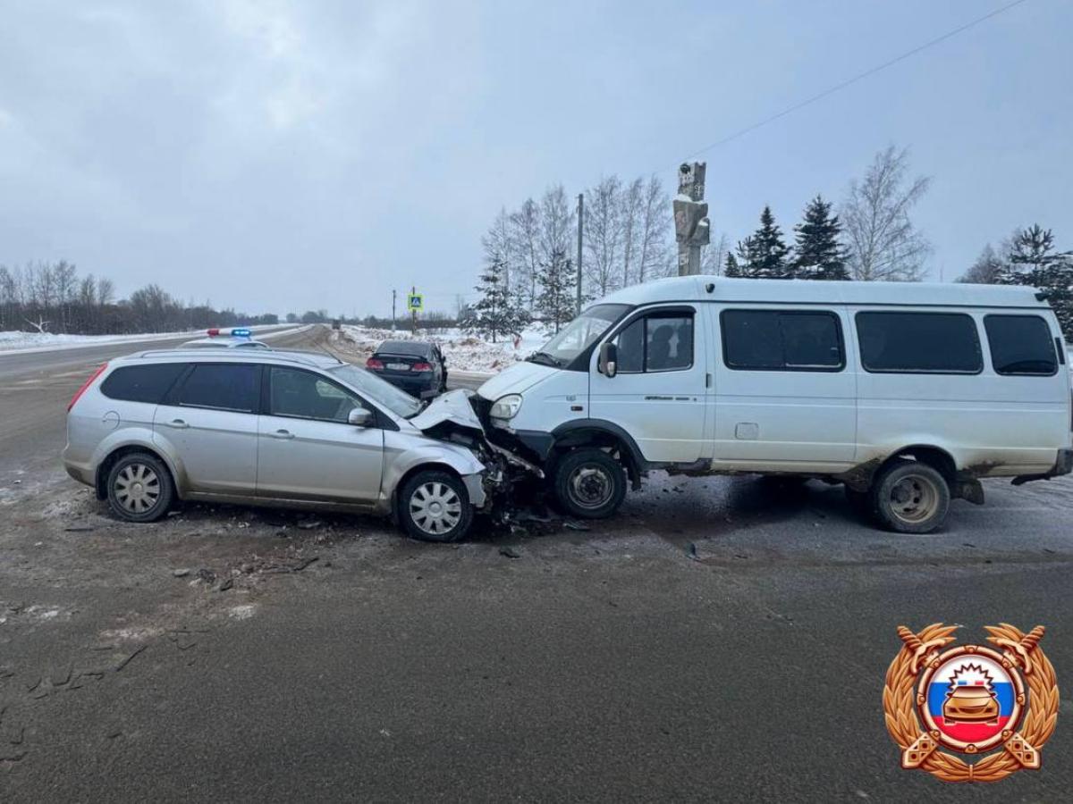 Автомобилист, ожидая проезда, стал участником ДТП на М9 в Тверской области Фото: ГАИ