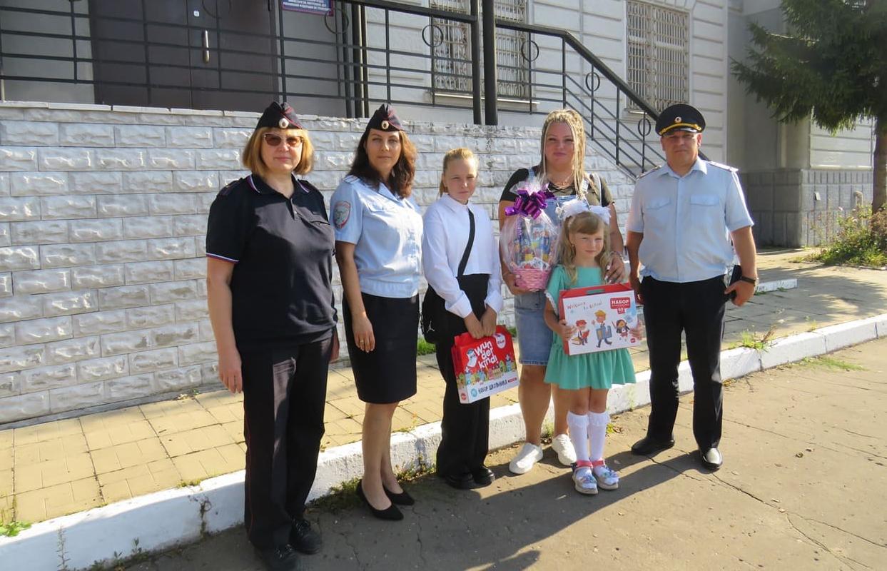 Тверские транспортные полицейские присоединились к проведению благотворительной акции «Собери ребенка в школу» - новости Афанасий