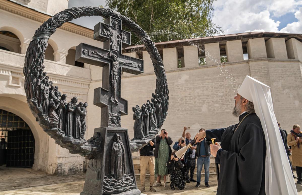 В Старице освятили памятник игумену и 124 монахам, убитым монголо-татарами - новости Афанасий