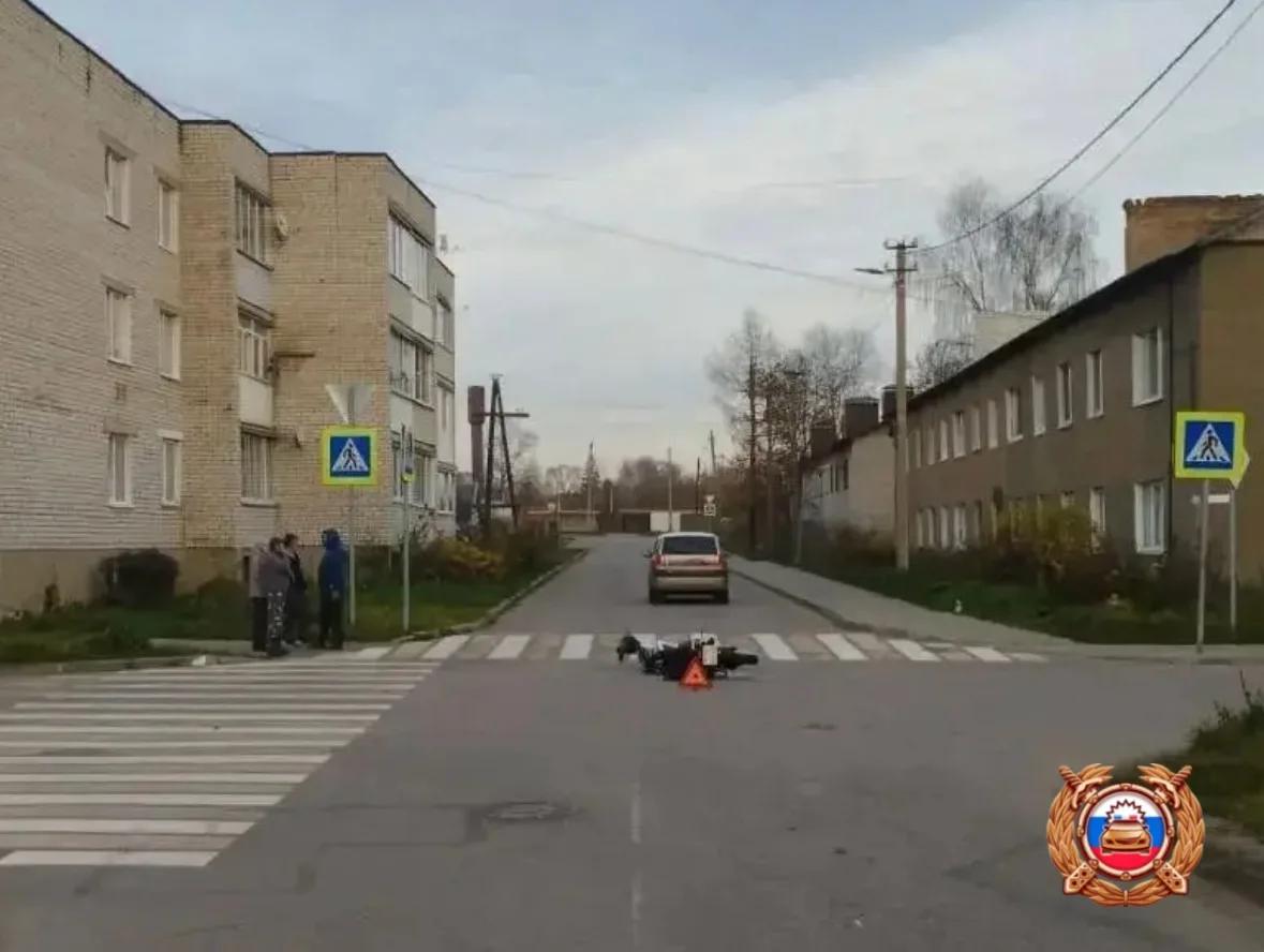 В Старице Тверской области столкнулись мотоцикл и легковушка Фото: ГАИ