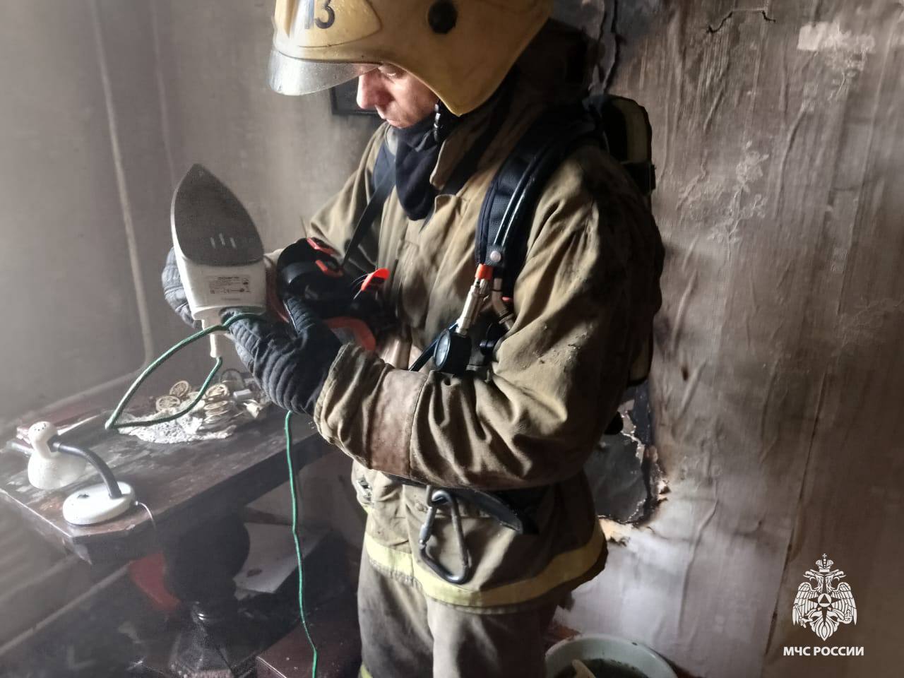 В Торжке оставленный на кровати утюг привел к пожару Фото: МЧС Тверской области