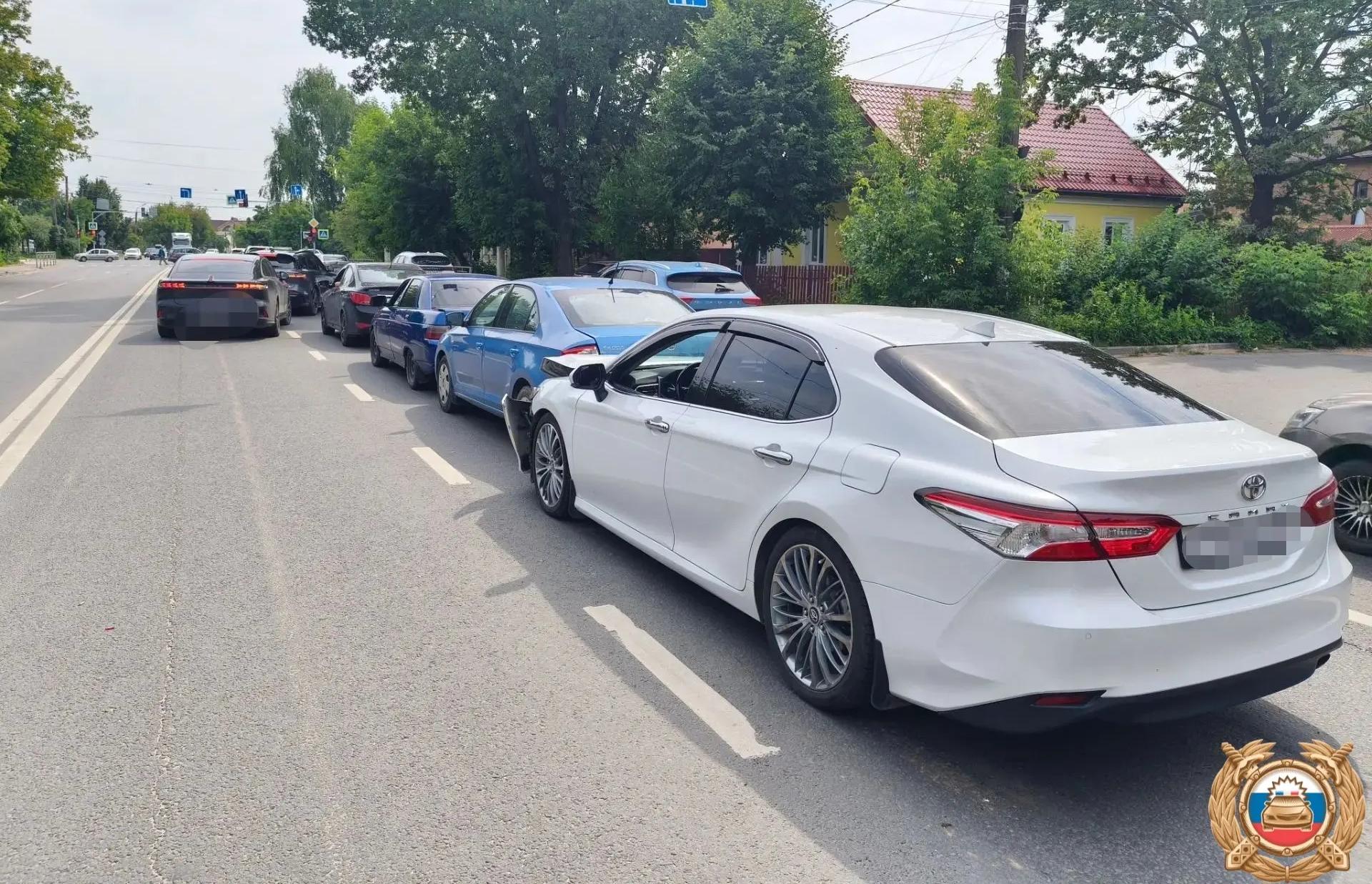 В Твери 5-летняя девочка пострадала в ДТП с участием четырех авто - новости Афанасий