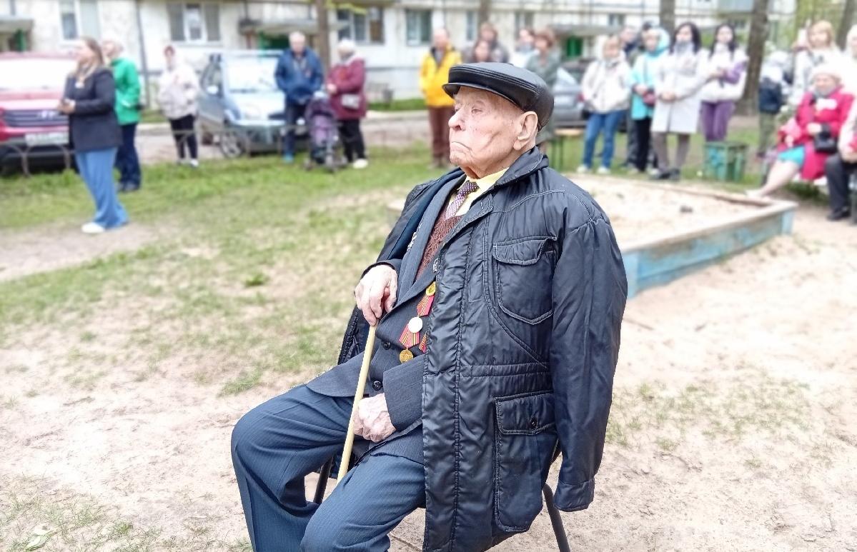 В Конаково устроили концерт для ветерана Великой Отечественной войны - новости Афанасий