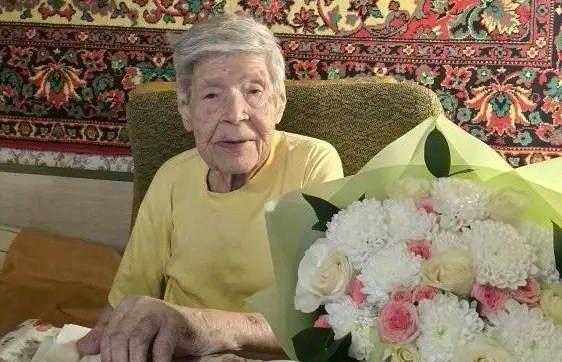Жительнице Твери Зинаиде Александровне Косихиной исполнилось 107 лет - новости Афанасий
