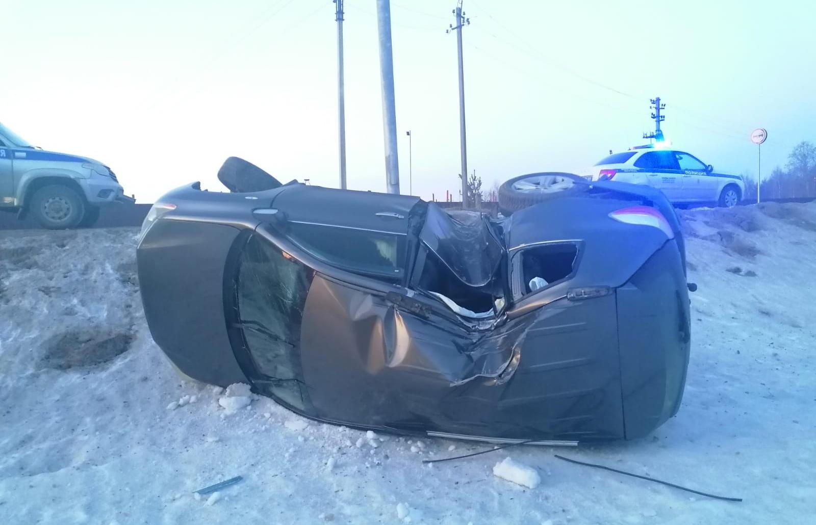 В Торопце Toyota протаранила столб ЛЭП - новости Афанасий