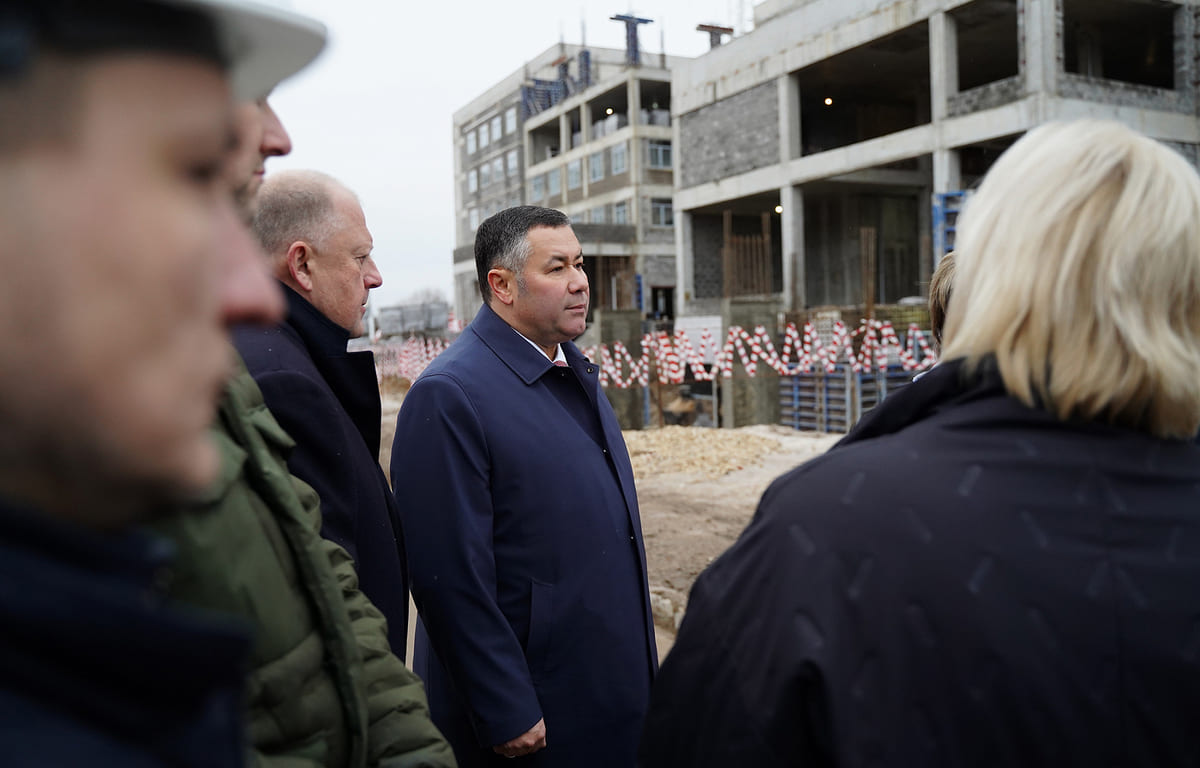 Губернатор Игорь Руденя посетил площадку строительства Детской областной клинической больницы и отремонтированное отделение медицинской реабилитации ОКБ - новости Афанасий