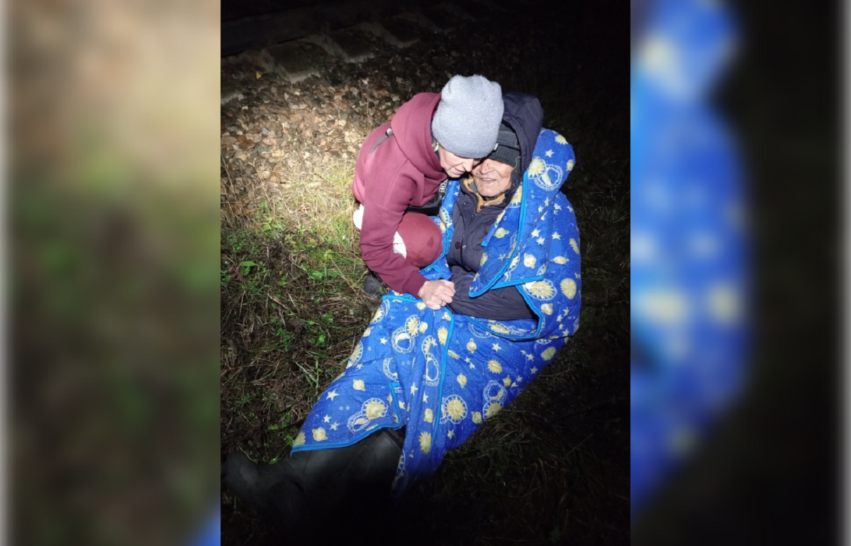 В Удомельском районе волонтеры и местные жители нашли потерявшегося дедушку Фото: ВПСО "Сова"