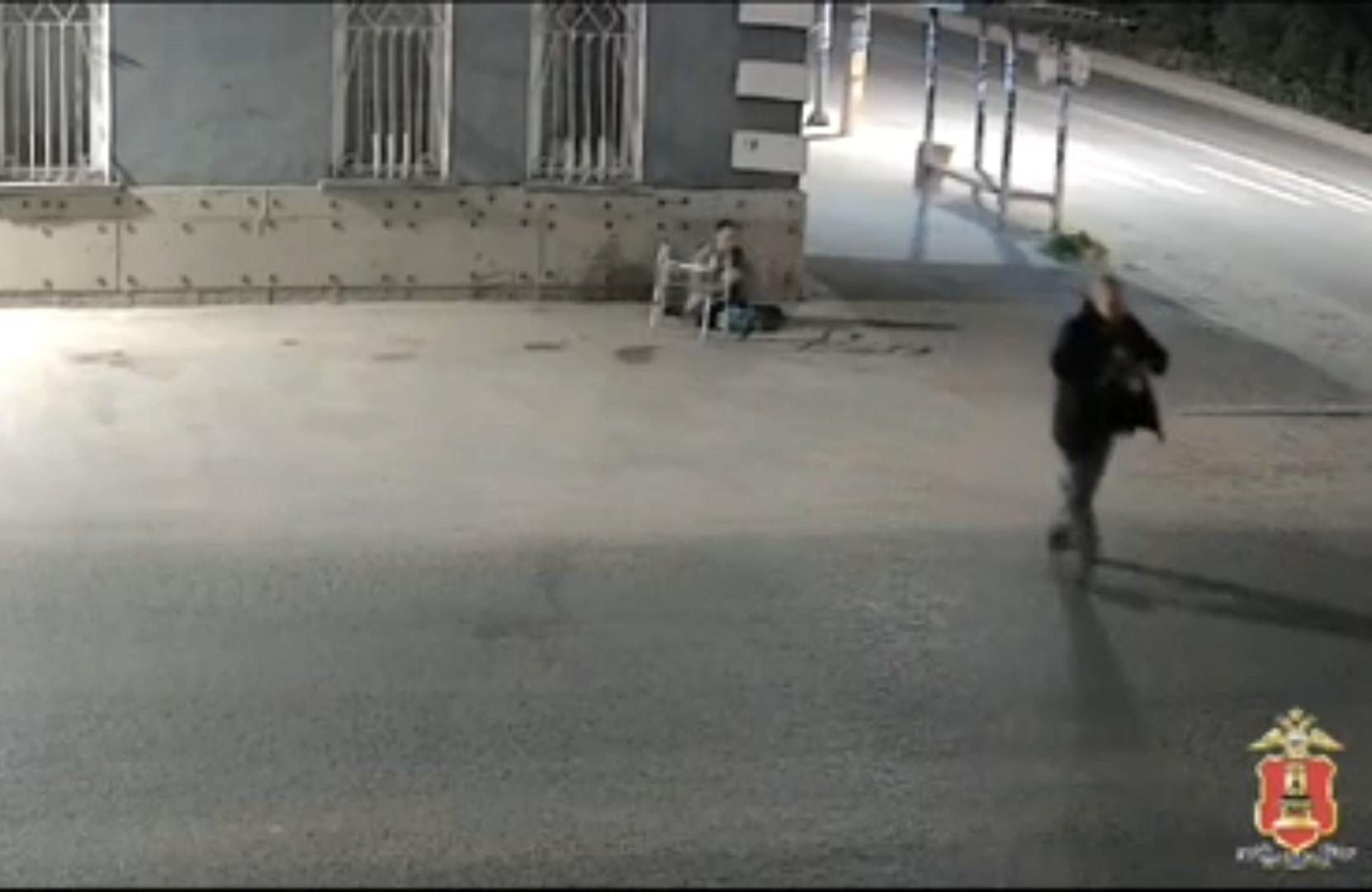 Инвалиду, пострадавшему в городе Кимры от действий хулиганов, оказана помощь На главной: скрин видео