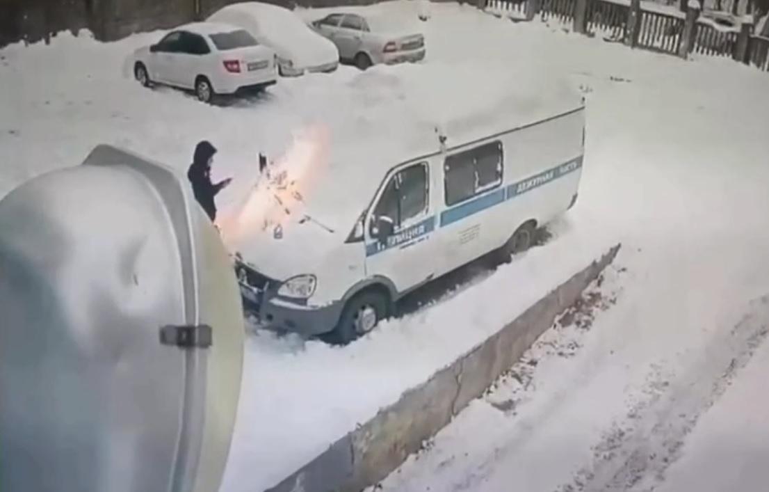 В Твери задержали поджигателя машин полиции / ВИДЕО - новости Афанасий