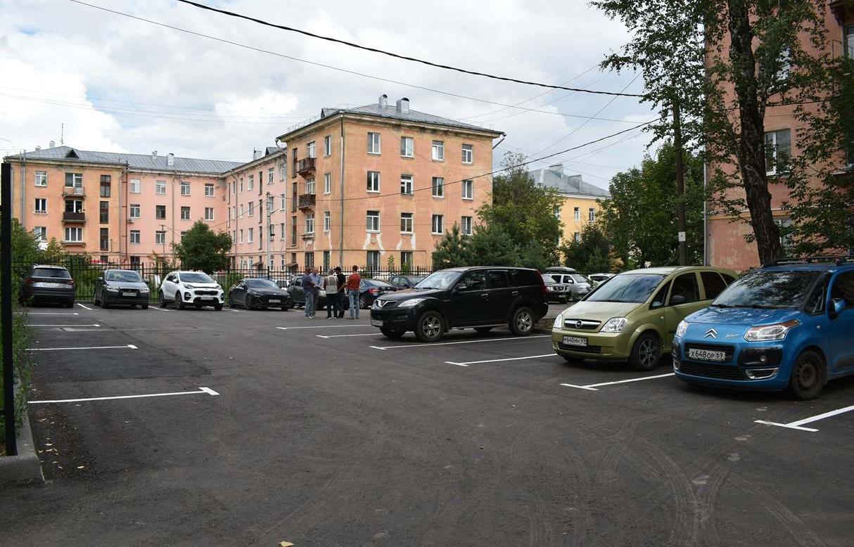 В Московском районе Твери в рамках ППМИ благоустроена еще одна придомовая территория - новости Афанасий