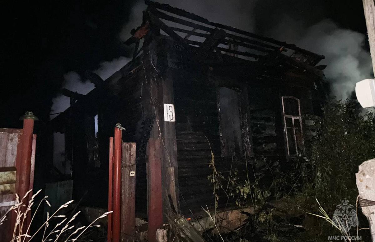 Жилой дом на улице Декабристов в Зубцове сгорел дотла - новости Афанасий