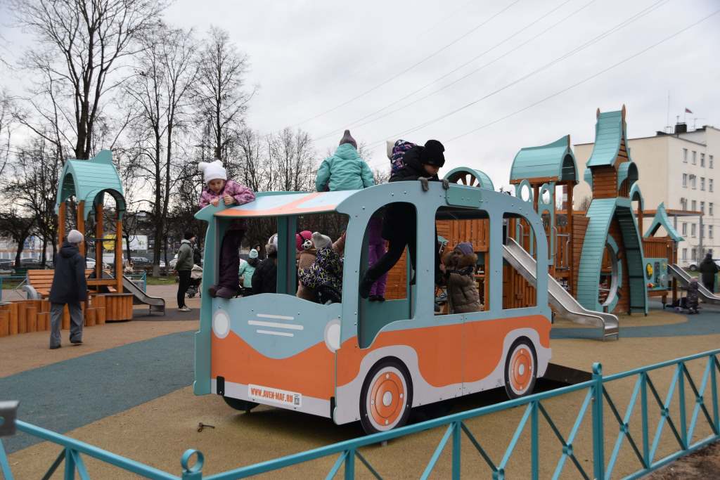 В Твери установили красочные детские площадки Фото: администрация Твери