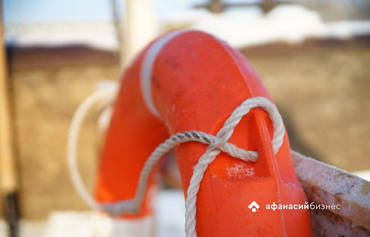 В Твери на Волге у пляжа спасли провалившегося под лёд ребенка Фото: Afanasy.biz