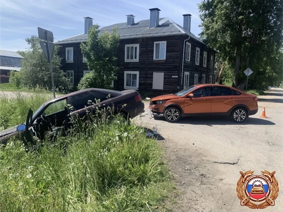 Ребенок и двое взрослых пострадали в ДТП на перекрестке в Вышнем Волочке Фото: ГАИ