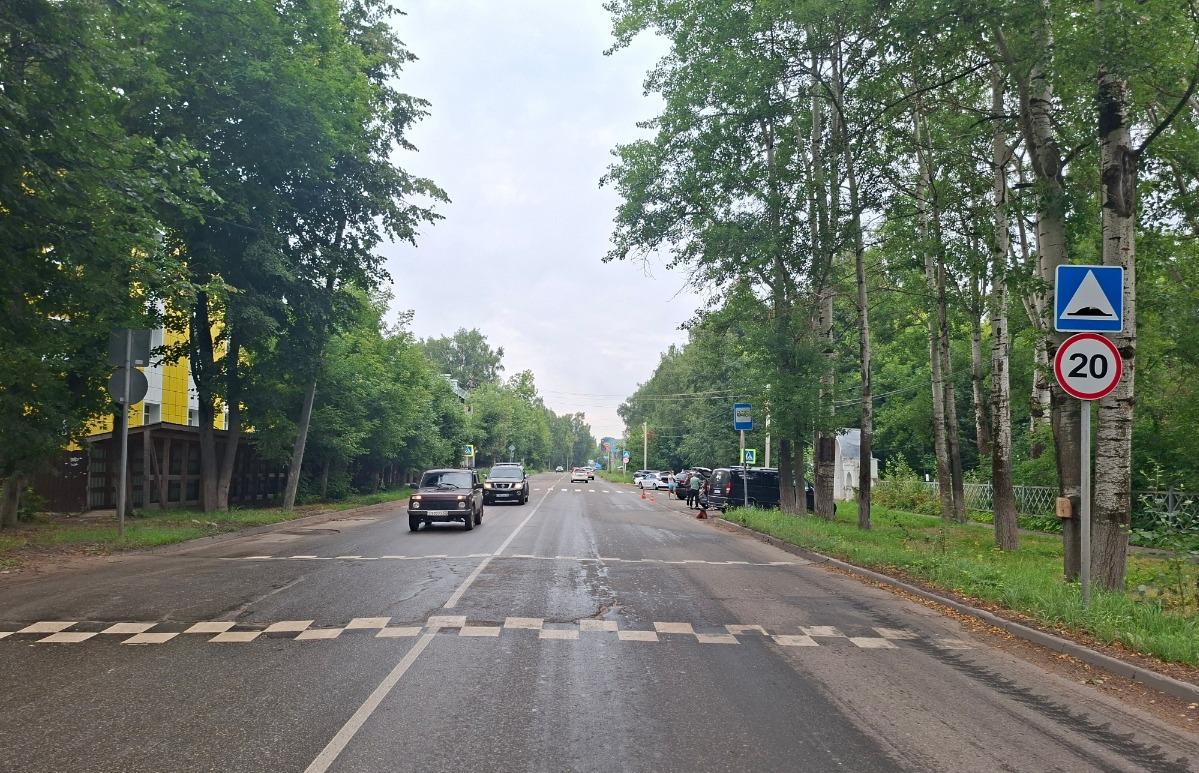 В Кимрах водитель кроссовера наехал на самокатчика - новости Афанасий