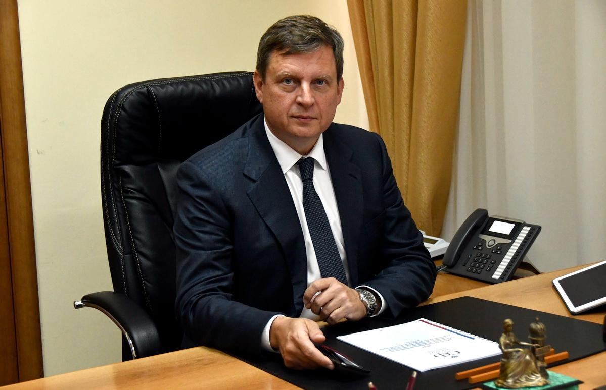 Сенатор Андрей Епишин поздравил учеников и преподавателей с началом учебного года - новости Афанасий