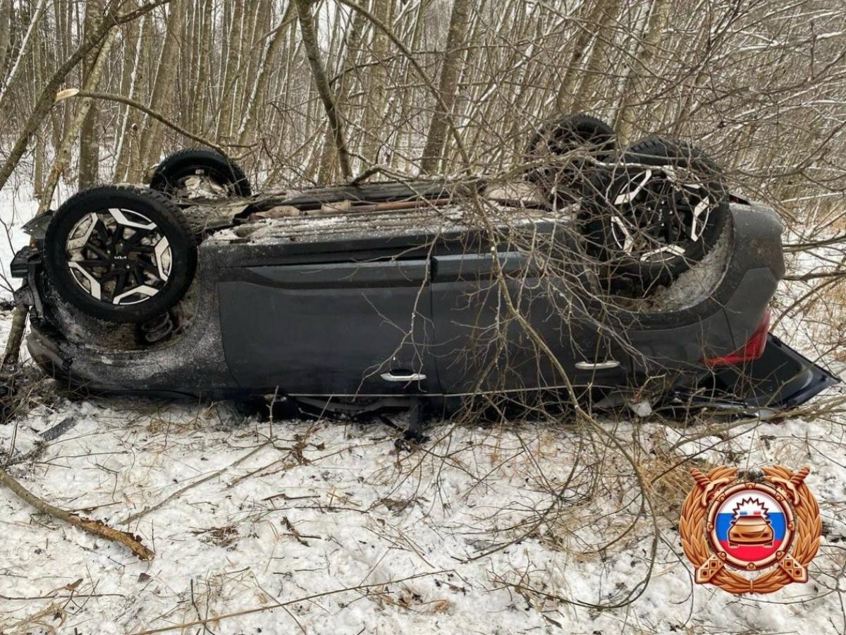В Ржевском округе машина опрокинулась в кювет Фото: ГАИ