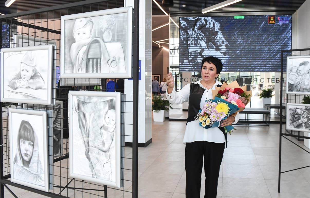 «Чувствую сердцем»: в Твери открылась выставка графических работ Майи Седовой – супруги участника СВО, кавалера Ордена Мужества Олега Седова Фото предоставлено правительством Тверской области