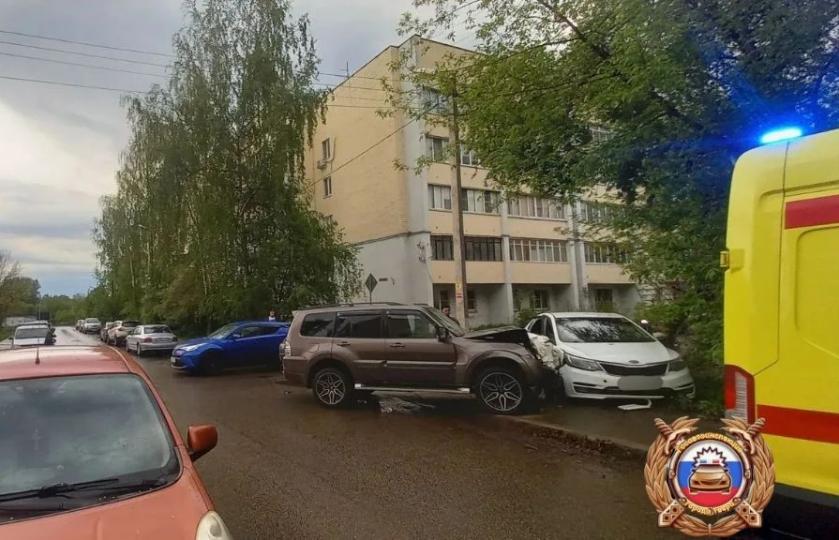 На Резинстроя в Твери произошло ДТП с пострадавшей - новости Афанасий