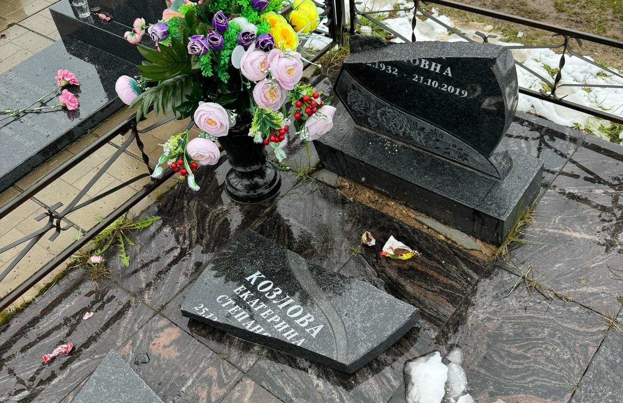 В Конаковском округе — третий случай повреждений могил - новости Афанасий