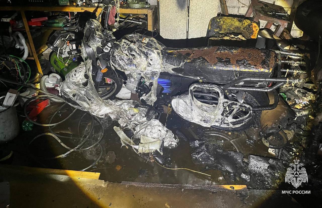 Во Ржеве в гаражах произошел пожар из-за короткого замыкания - новости Афанасий