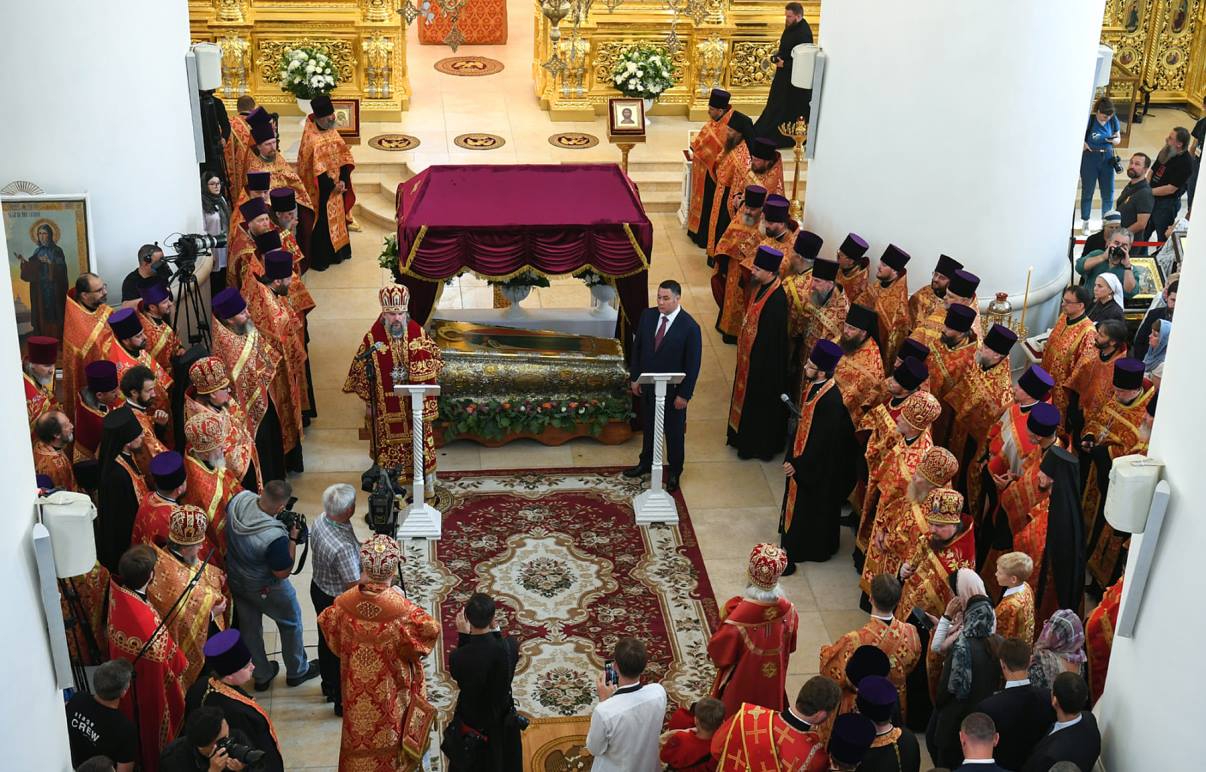 В День России в Твери торжественно перенесли мощи святого благоверного князя Михаила Тверского в Спасо-Преображенский кафедральный собор Фото: правительство Тверской области