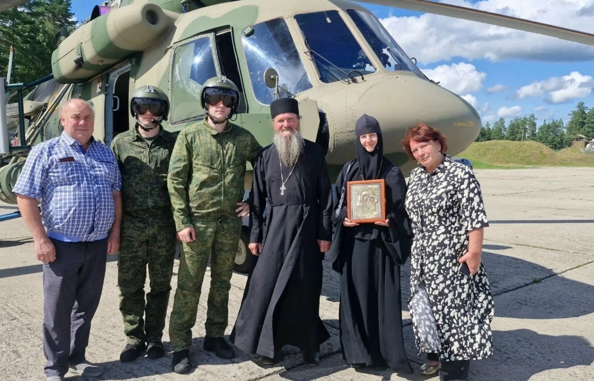 В Вышнем Волочке прошел крестный ход на земле и в воздухе Фото: Газета "Вышневолоцкая правда"