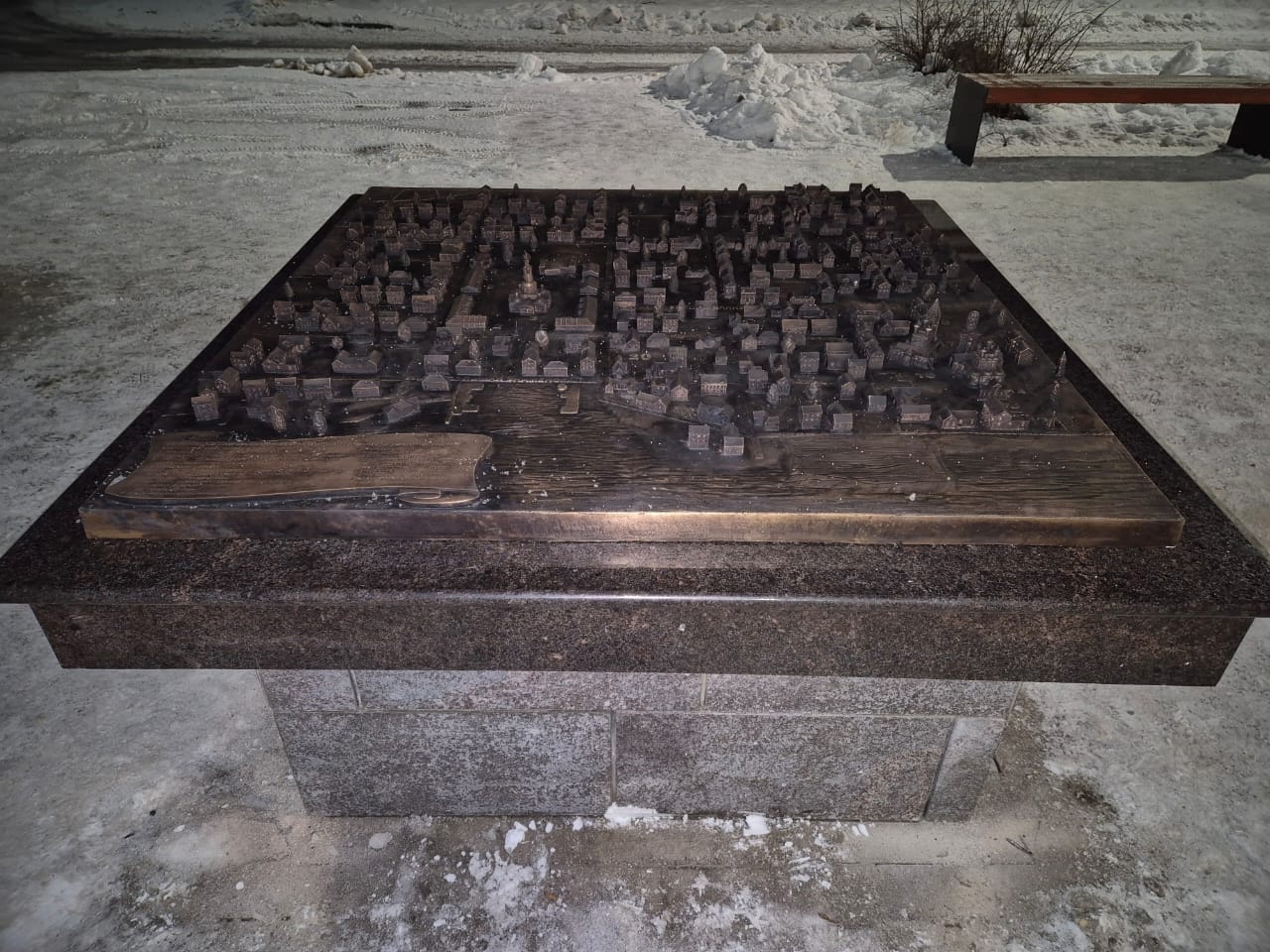 В Осташкове накануне Нового года установили бронзовый макет как в Твери Фото: Администрация Осташковского городского округа