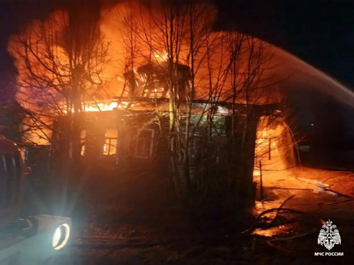 На пожаре в Кимрах погибла женщина Фото, видео: МЧС
