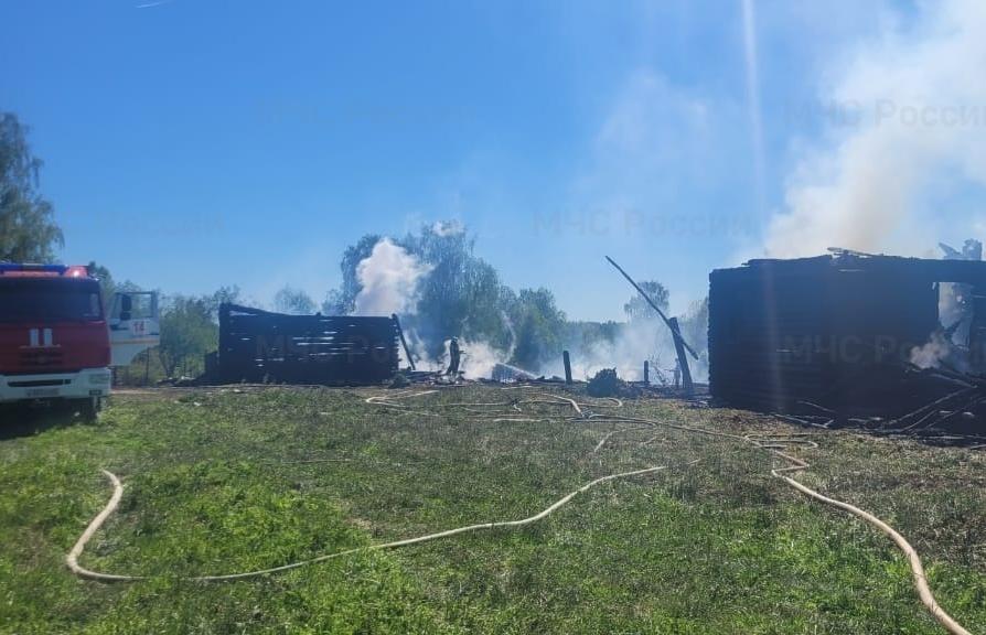Под Удомлей в Тверской области огнеборцы МЧС спасли от огня деревню - новости Афанасий