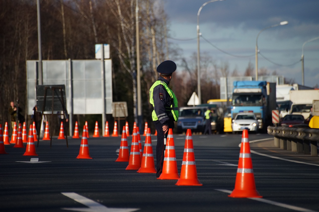 Под Тверью инспекторами ГАИ задержаны трое мужчин с наркотиками