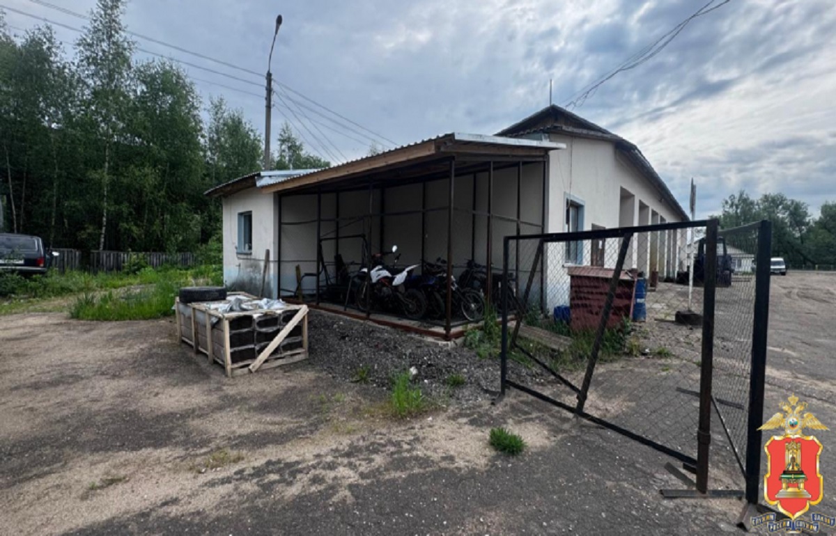 В Бежецке с охраняемой стоянки выкатили мопед