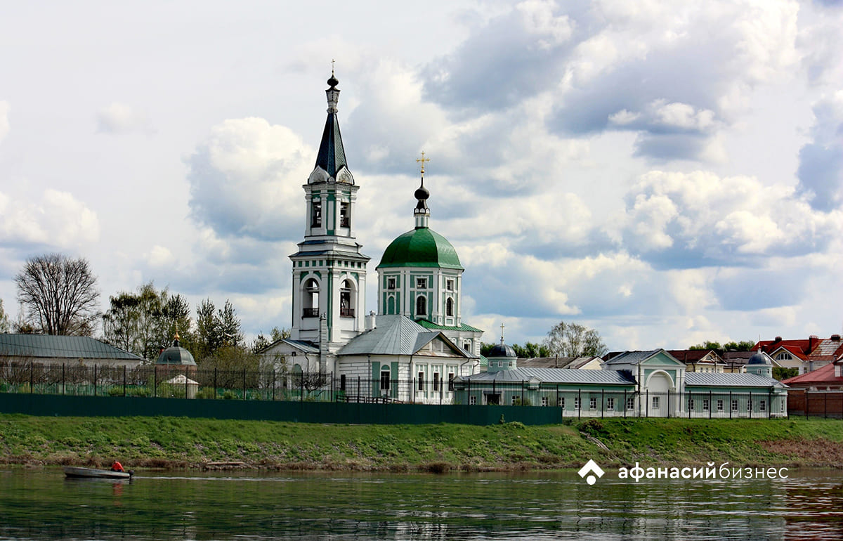 В Твери осужденных к обязательным работам отправят убирать храмы Фото: архив редакции