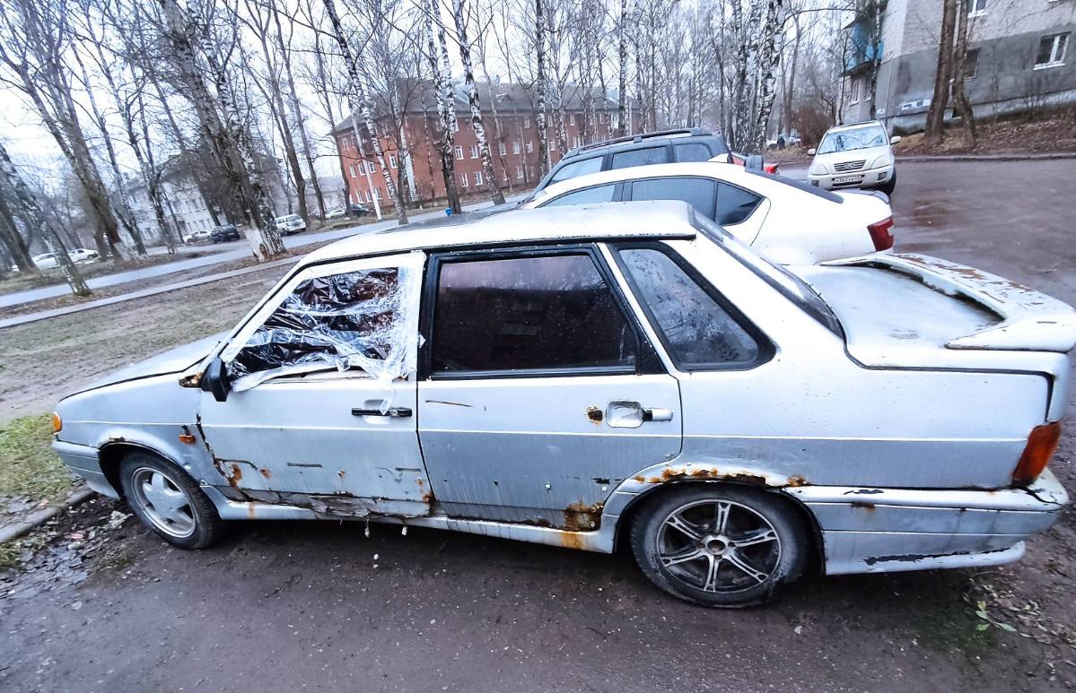 В Твери ищут владельцев автомобилей, «брошенных» на улице Громова - новости Афанасий