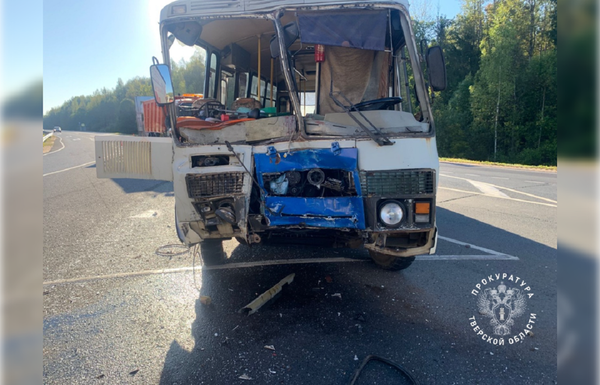 В Тверской области после ДТП на М9 с восемью пострадавшими завели уголовное дело Фото: Прокуратура, СК, МЧС / видео: МЧС В Тверской области после ДТП на М9 с восемью пострадавшими завели уголовное дело Фото: Прокуратура, СК, МЧС / видео: МЧС