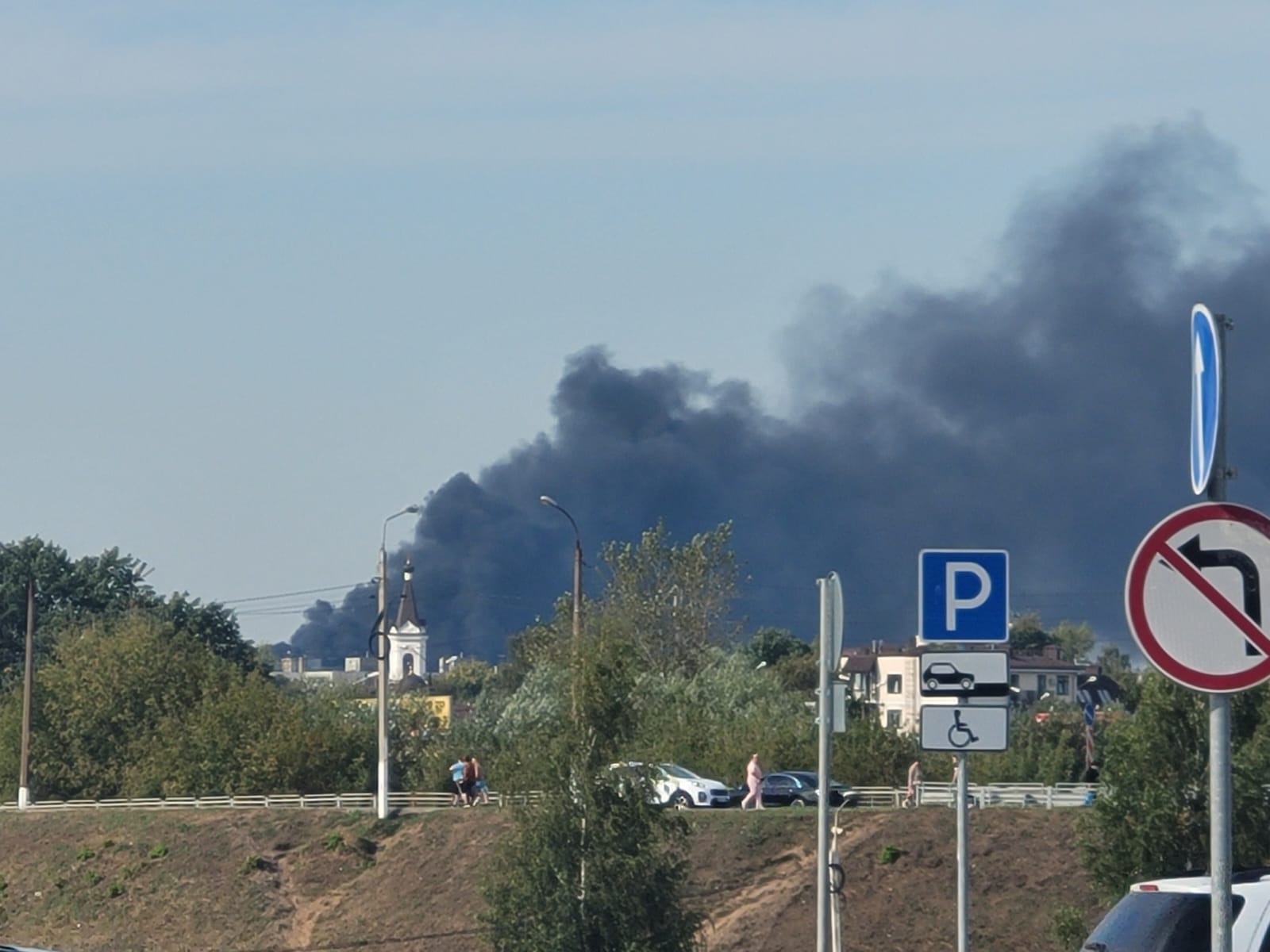 В Твери на Серебряковской пристани горела крыша здания Фото на главной: Игорь Ефимов