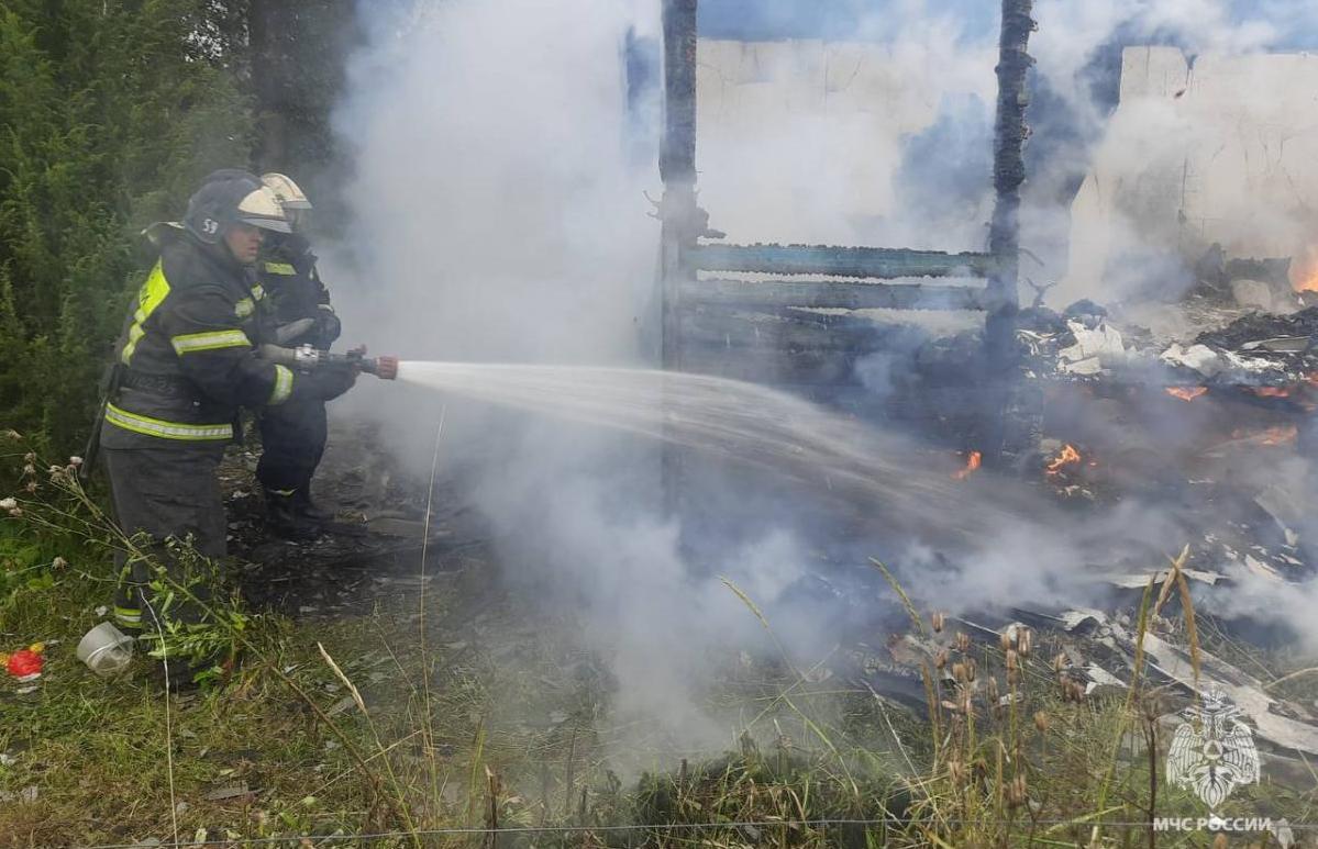 После гибели 4-летнего мальчика при пожаре в Тверской области завели дело - новости Афанасий
