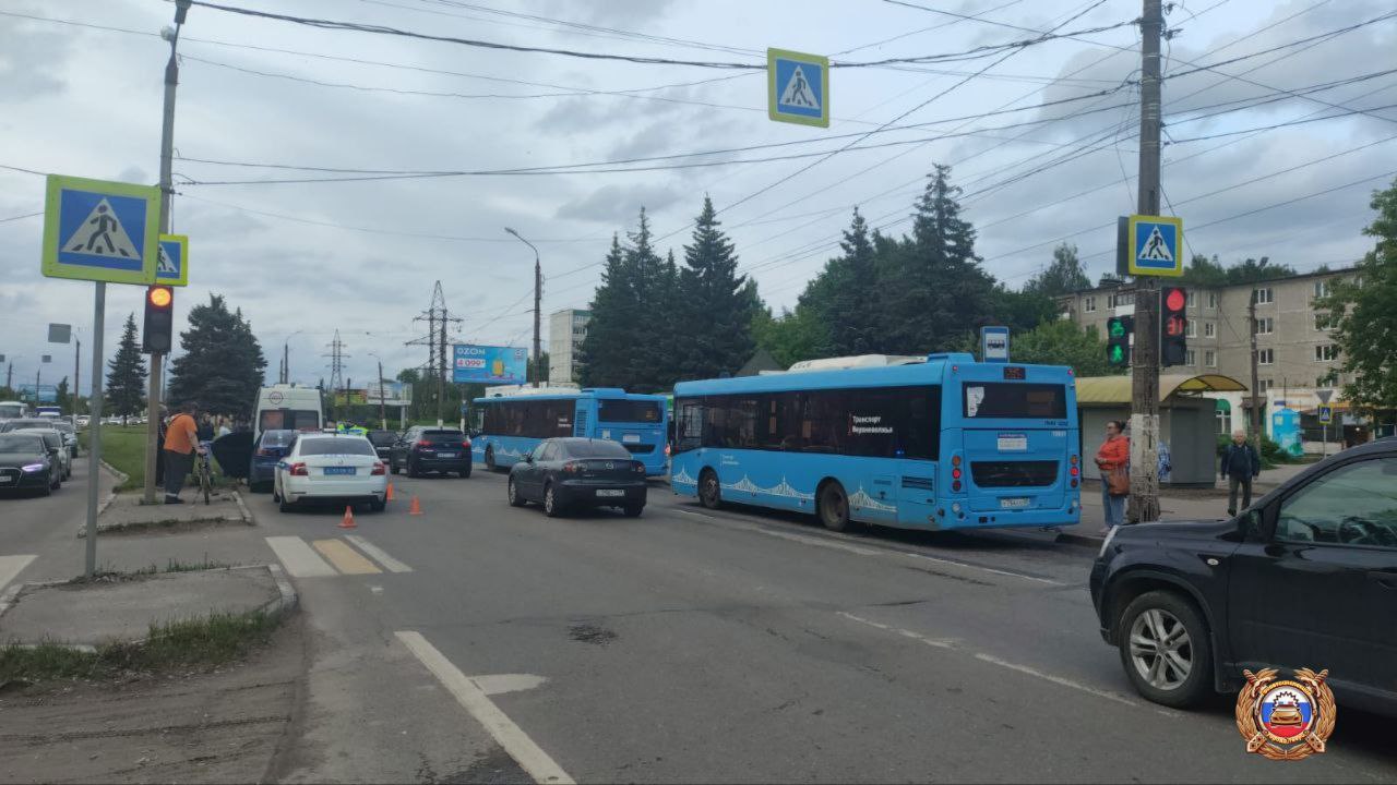 В Твери сбили двух подростков Фото: Отдел Госавтоинспеции УМВД по городу Твери В Твери сбили двух подростков Фото: Отдел Госавтоинспеции УМВД по городу Твери