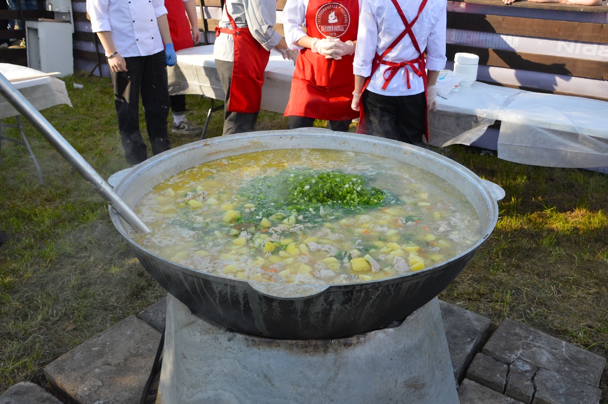 На гастрофестивале в Твери съели 170 литров ушного  Фото: администрация Твери